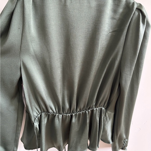 ASTR Soft Green Textured Top - Picture 5 of 5